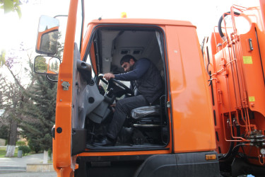 Azərbaycan Respublikasının Prezidenti cənab İlham Əliyevin tapşırığı ilə Siyəzən rayonuna Gəncə avtomobil zavodunda istehsal edilən məişət tullantıları daşıyan yük avtomobili təqdim olunmuşdur