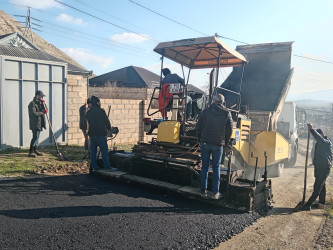 Şəhərin Səttar Xeyrullayev küçəsinə asfalt örtüyü verilərək təmir edilmişdir