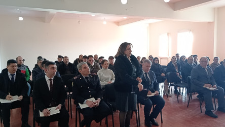 Rayon İcra Hakimiyyətinin başçısı Novruz Novruzov növbəti səyyar qəbulunu Böyük Həmyə kənd sakinləri ilə keçirmişdir