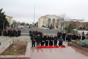 12 Dekabr – Ümummilli Lider Heydər Əliyevin anım günü ilə əlaqədar Ulu Öndərin abidəsi ziyarət olunmuşdur