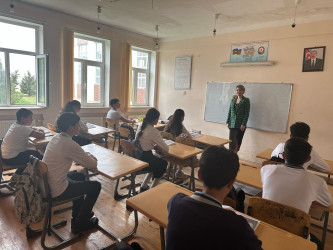 Şagirdlərlə dərsə davamiyyət və pedoqoji kollektiv ilə təlim-tərbiyə işinin təşkili vəziyyəti barədə söhbət aparılmışdır