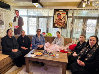 44 günlük Vətən müharibəsi şəhidi Sadiq Məmmədovun anası Bahar Məmmədovaya baş çəkilmişdir