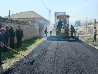 Şəhərin Babək Bayramov küçəsində əsaslı təmir işləri aparılaraq asfalt örtüyü verilmişdir