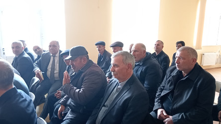 Rayon İcra Hakimiyyətinin başçısı Novruz Novruzov növbəti səyyar qəbulunu Eynibulaq kənd sakinləri ilə keçirmişdir