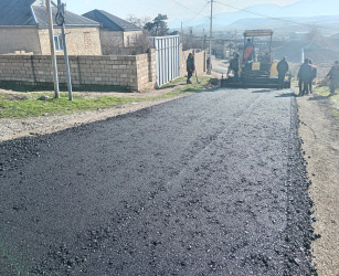 Şəhərin Səttar Xeyrullayev küçəsinə asfalt örtüyü verilərək təmir edilmişdir