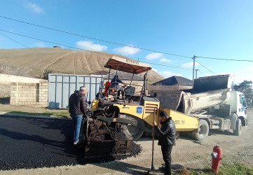 Şəhərin Səttar Xeyrullayev küçəsinə asfalt örtüyü verilərək təmir edilmişdir
