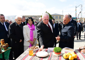 Novruz bayramı münasibətilə möhtəşəm tədbir və eyni gündə dahi Azərbaycan dramaturqu Cəfər Cabbarlının ayaqüstü abidəsinin yeni məkanda təqdimatı keçirilmişdir