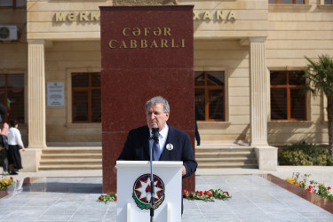 Novruz bayramı münasibətilə möhtəşəm tədbir və eyni gündə dahi Azərbaycan dramaturqu Cəfər Cabbarlının ayaqüstü abidəsinin yeni məkanda təqdimatı keçirilmişdir
