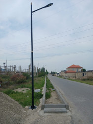 Qızılburun küçəsinin işıqlandırılması üçün yeni dirəklər quraşdırılır