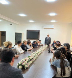 Nəbi Xəzrinin 100 illik yubileyi ilə əlaqədar tədbir keçirilmişdir