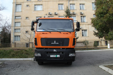 Azərbaycan Respublikasının Prezidenti cənab İlham Əliyevin tapşırığı ilə Siyəzən rayonuna Gəncə avtomobil zavodunda istehsal edilən məişət tullantıları daşıyan yük avtomobili təqdim olunmuşdur