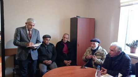 Siyəzən Rayon İcra Hakimiyyətinin başçısı Novruz Novruzov təsdiq olunmuş qrafikə əsasən növbəti səyyar qəbulunu Zarat kənd sakinləri ilə keçirmişdir