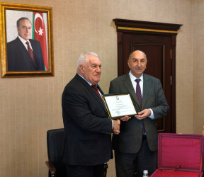 Rayon İcra Hakimiyyətinin məsul əməkdaşı Balabəyov Balabəy Kiçibalı oğlu dövlət qulluğunda olmanın yaş həddinə çatması ilə əlaqədar olaraq pensiyaya yola salınmışdır