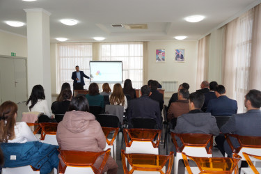 “İş yerində rifahın təmin olunması: tükənmə və streslə mübarizə”, “Dövlət qulluğu vəzifələrinin tutulması məqsədilə müsahibənin keçirilmə qaydaları”, və “Təşkilati mədəniyyət və vətəndaşlarla işin təşkili” mövzularında təlim keçirilmişdir