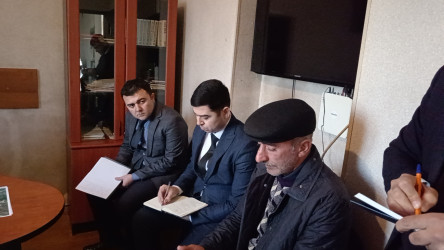 Siyəzən Rayon İcra Hakimiyyətinin başçısı Novruz Novruzov təsdiq olunmuş qrafikə əsasən növbəti səyyar qəbulunu Zarat kənd sakinləri ilə keçirmişdir