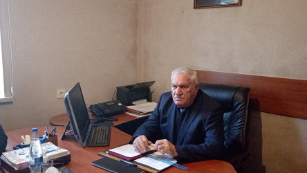 Siyəzən Rayon İcra Hakimiyyətinin başçısı Novruz Novruzov təsdiq olunmuş qrafikə əsasən növbəti səyyar qəbulunu Zarat kənd sakinləri ilə keçirmişdir