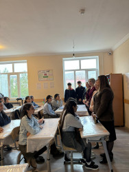 3 saylı tam orta ümumtəhsil məktəbində təhsil alan şagirdlərlə dərsə davamiyyət və pedoqoji kollektiv ilə təlim-tərbiyə işinin təşkili vəziyyəti barədə söhbət aparılmışdır