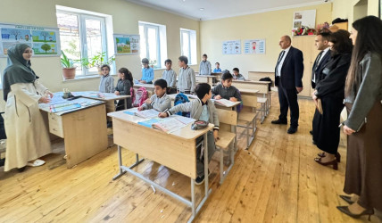 Siyəzən şəhər İnteqrasiya təlimli internat tipli gimnaziyada təhsil alan uşaqların dərsə davamiyyəti, təlim-tərbiyyə işinin təşkili və öyrəndikləri peşələrin istehsalata tətbiqinin mənimsənilməsi vəziyyəti ilə tanış olunmuşdur