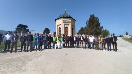 Siyəzən şəhər qəbiristanlığında təmizlik işləri aparılmışdır